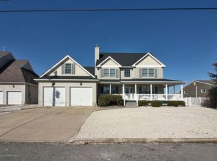 902 Boxer Dr, Forked River, NJ 08731