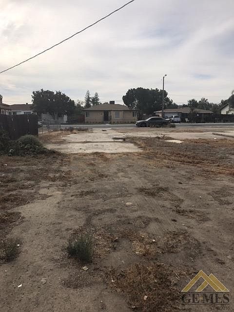 2nd image of 811 Casino St