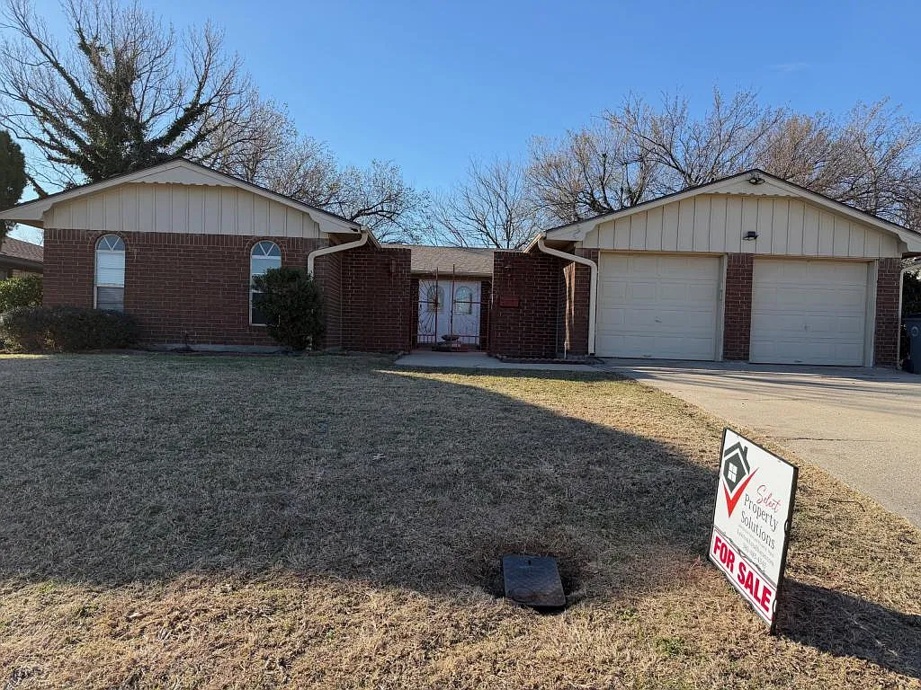 6936 NW Sprucewood Dr — Photo 1