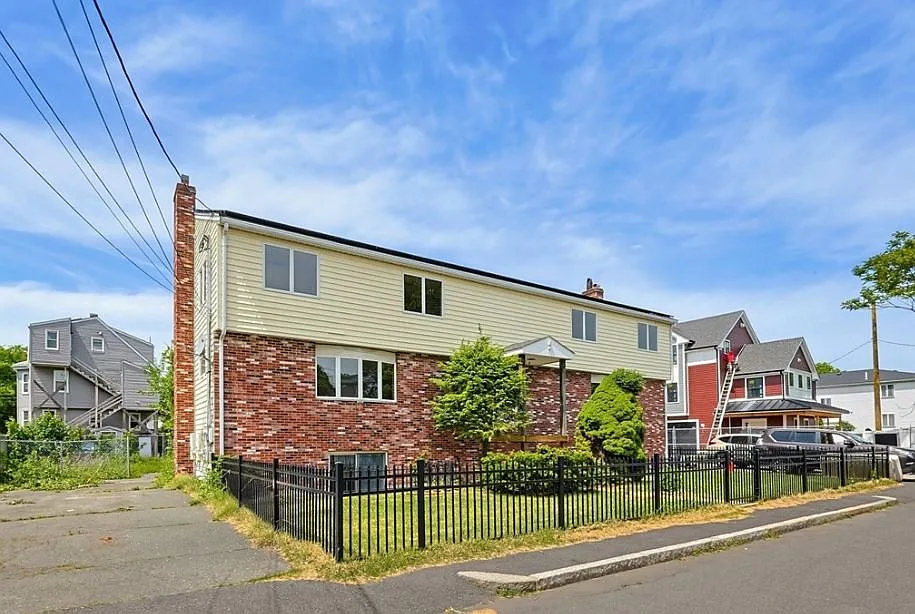 20 Cyril St