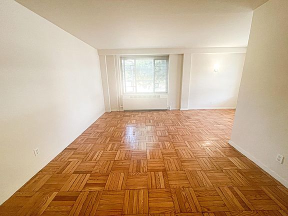 5th image of 67-25 186th Ln