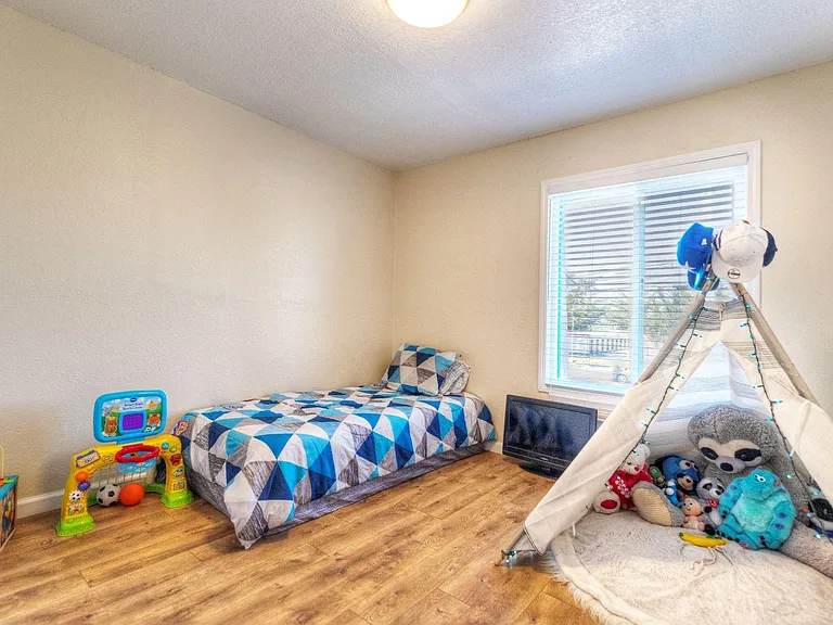 470 Reservation Rd — Photo 6
