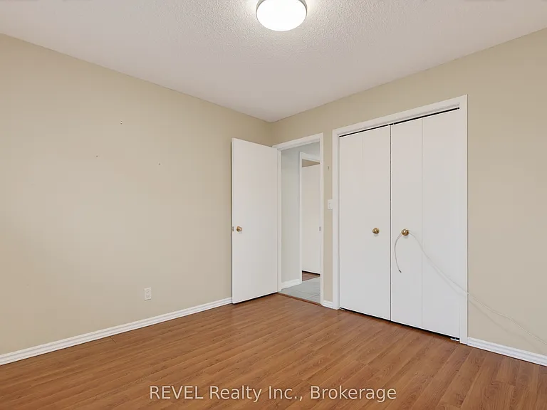6166 Wildrose Cres #UPPER — Photo 23