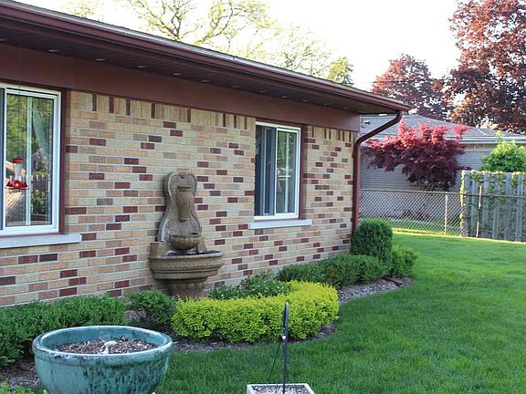 4th image of 48750 Bluebird Dr