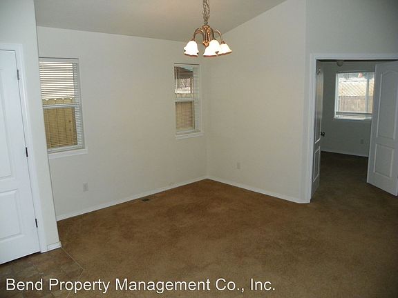 4th image of 61063 Borden Dr
