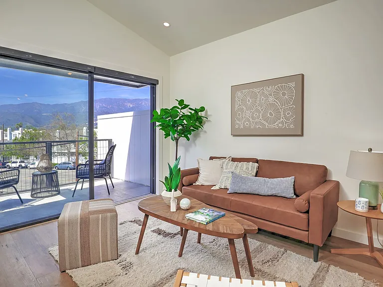 4745 Carpinteria Ave — Photo 8