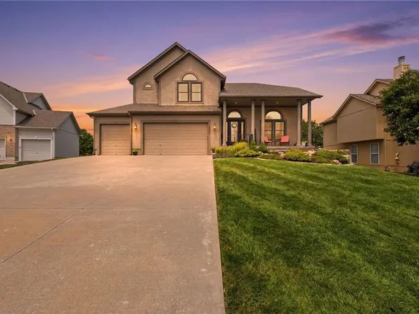 1506 Drury Cir, Raymore, MO 64083