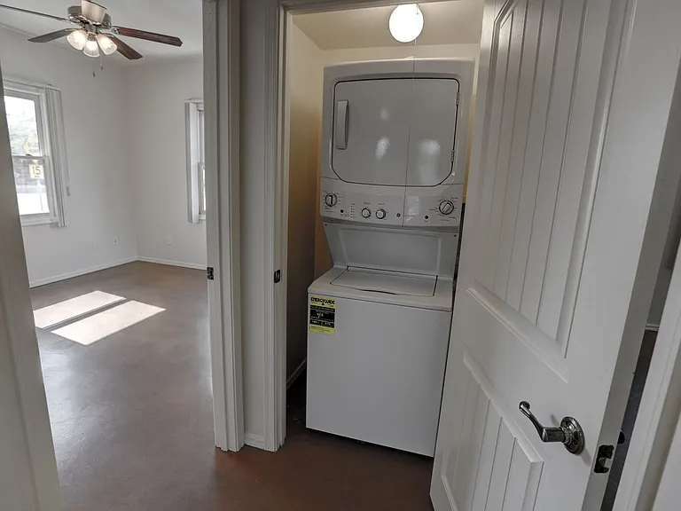 1055 N. 3rd Ave. — Photo 12
