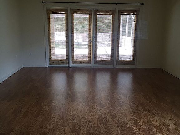 2nd image of 517 Lake Dr