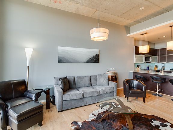 2nd image of 700 12th Ave S Unit 1008