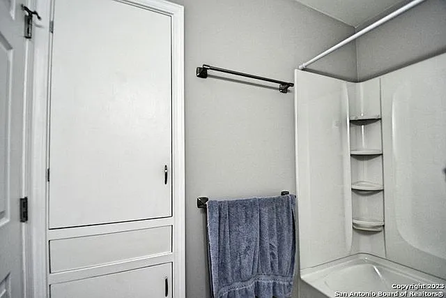 571 W Merriweather St — Photo 30