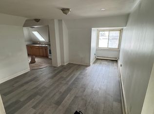 1605 Chapel St #1, New Haven, CT 06511