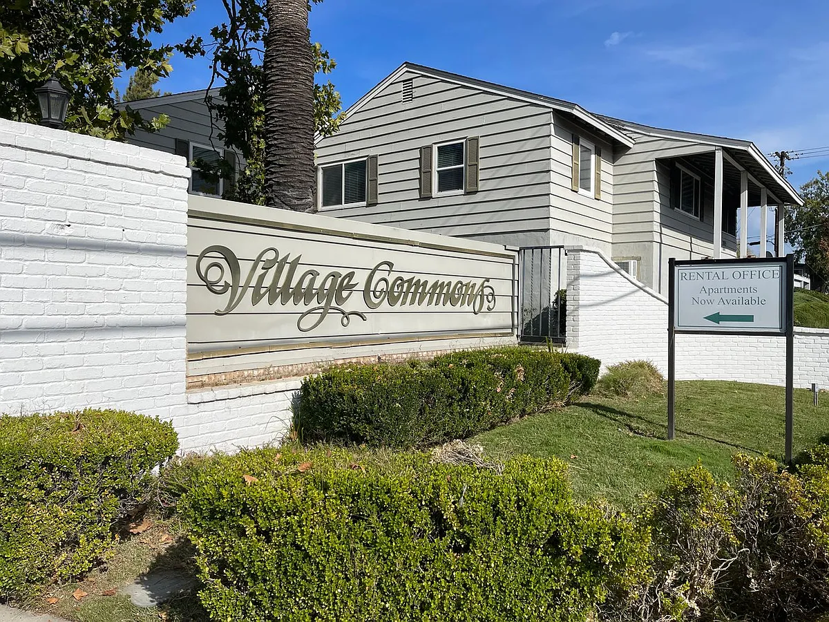 Building Photo - Village Commons Apts.