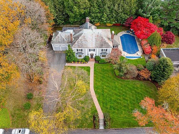 3rd image of 6 Paul Revere Rd