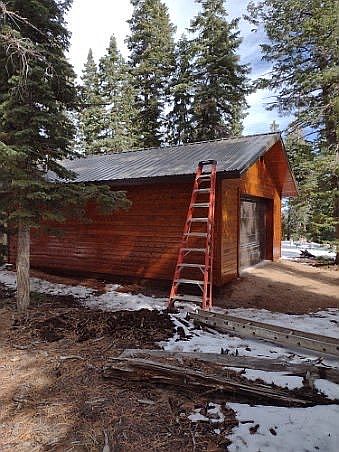 2nd image of 910 E Bonanza Rd