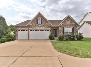 4901 Auburn Trace Ct, Saint Louis, MO 63128