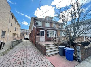 2565 E 11th St, Brooklyn, NY 11235