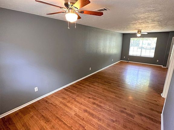 5th image of 2321 Gladys Ave