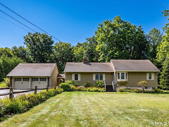 3rd image of 78 Candlewood Lake Road North