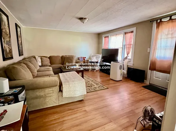 48 Alma St, Lowell, MA 01854