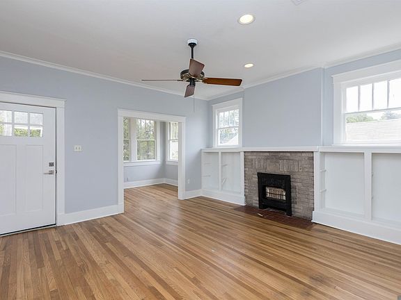 4th image of 558 Arlington Ave