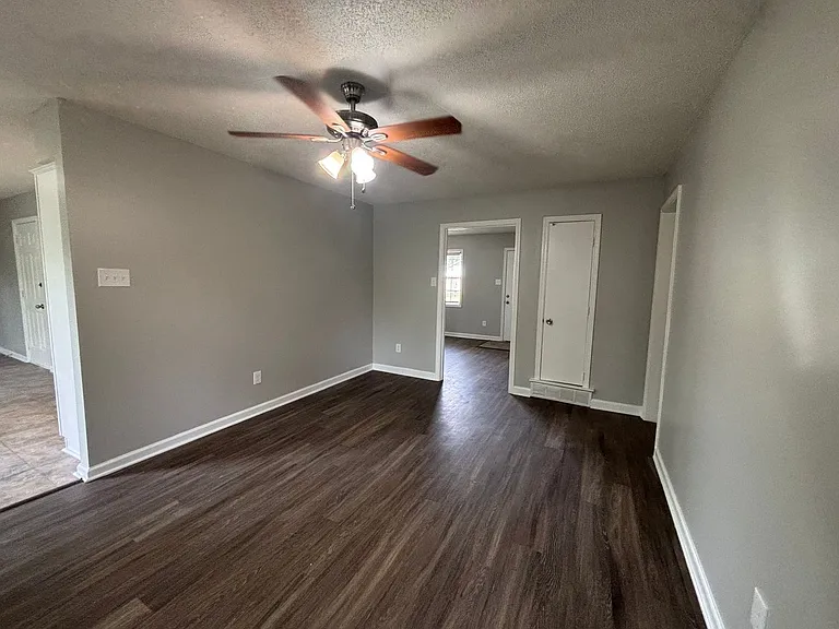 3989 Battlefield Dr — Photo 7