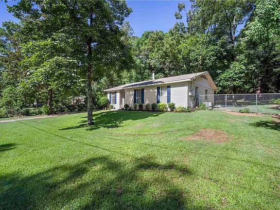 3rd image of 7937 Pine Springs Dr