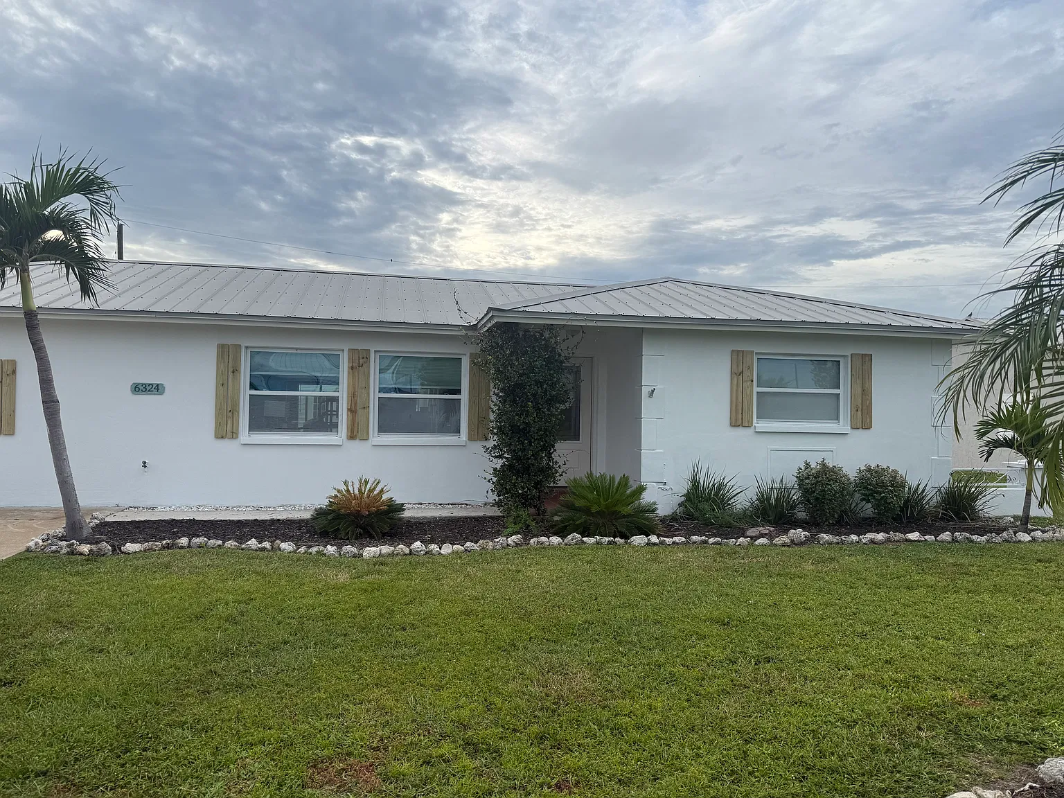 4 bed, 1900 sqft, $2,600 — Photo 1
