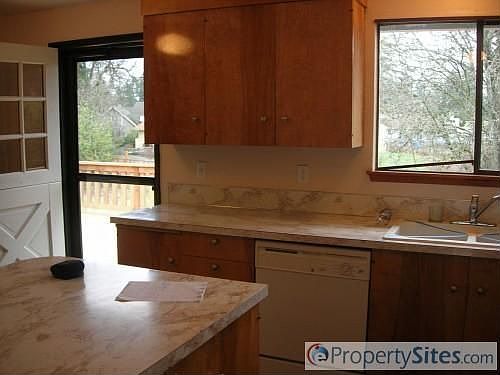 5th image of 8863 82nd Ave SW