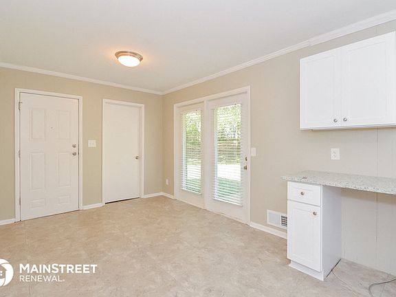 4th image of 1166 Pine Mountain Dr