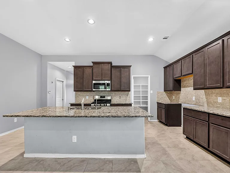 21505 Elk Haven Ln — Photo 9
