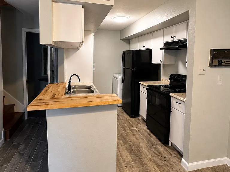 6633 W Airport Blvd #2 — Photo 7
