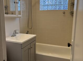 1216 W North Shore Ave APT 2S, Chicago, IL 60626