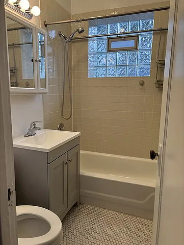 1216 W North Shore Ave #2S Photo 1