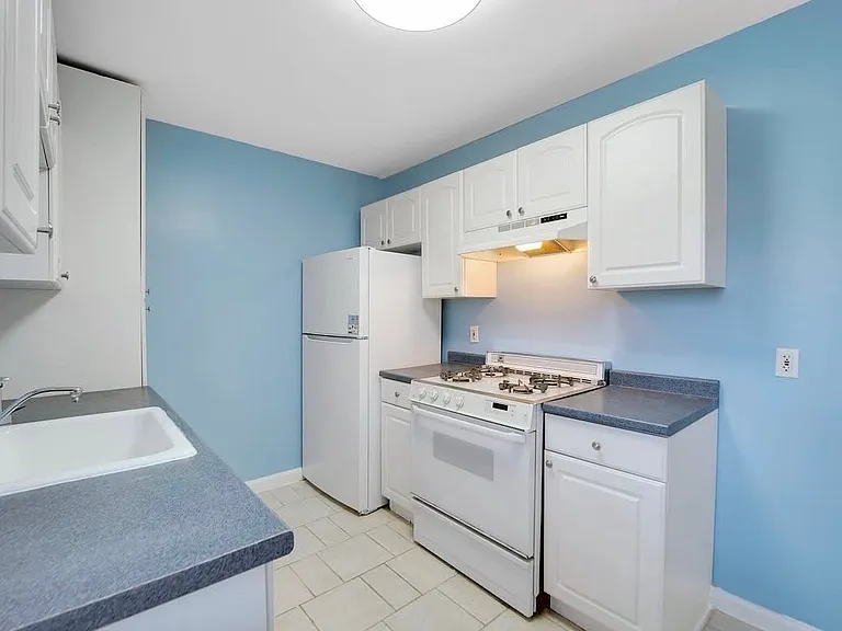 63 W Hudson Ave #B7 — Photo 3