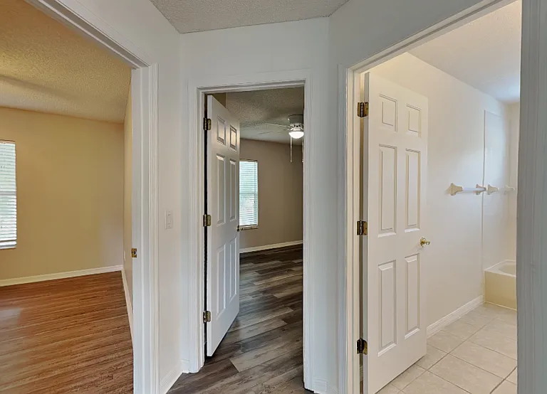 9525 Southern Garden Cir — Photo 25