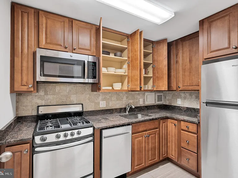 2401 H St NW #808 — Photo 9