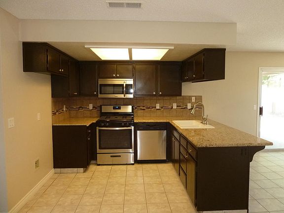 4th image of 43806 Palm Vista Ave