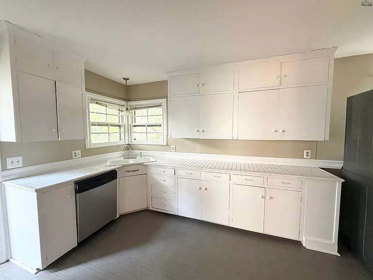 1820 Ardath Ave — Photo 9