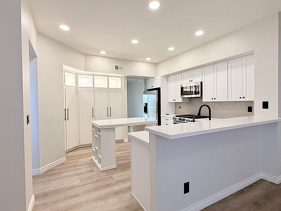 4th image of 4872 Elderberry Ave