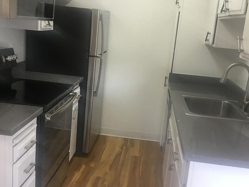 1st image of 225 Richfield Dr #32