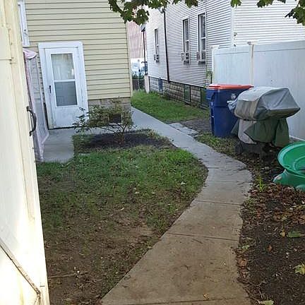 3rd image of 187 Deane St