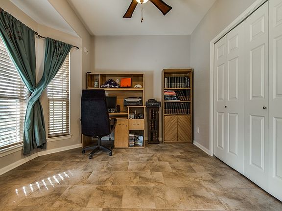 4th image of 2106 Timberhill Dr