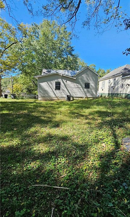 2nd image of 317 Orchard Ave
