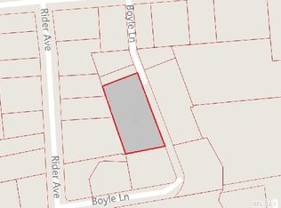 Boyle Ln, Patchogue, NY 11772