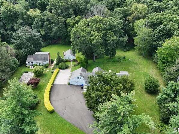 94 Obtuse Road South, Brookfield, CT 06804