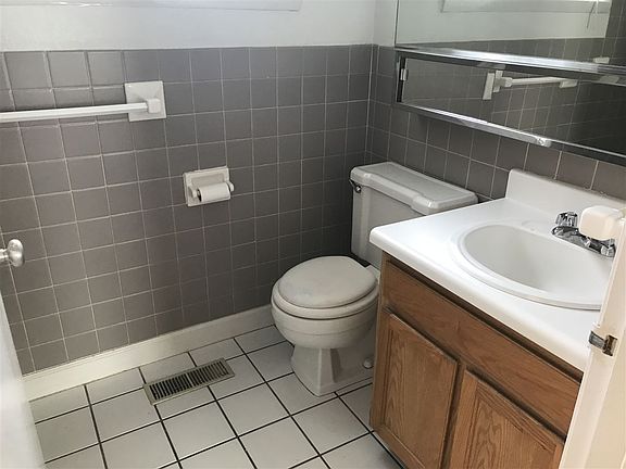 5th image of 1115 Barksdale Ave