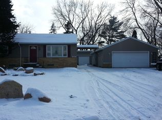 1630 Sandhurst Dr E, Maplewood, MN 55109