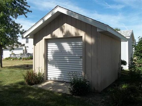 5th image of 1403 E Adobe Dr