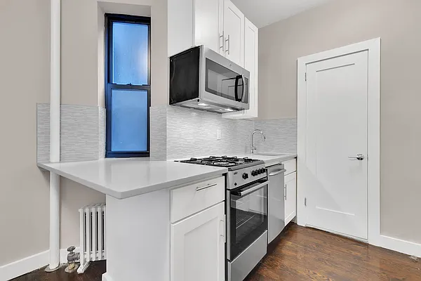 Rented by Cooper & Cooper Real Estate | media 35